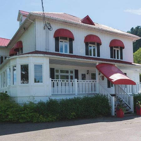 Auberge La Courtepointe Петит-Ривиер-Сен-Франсоа Екстериор снимка