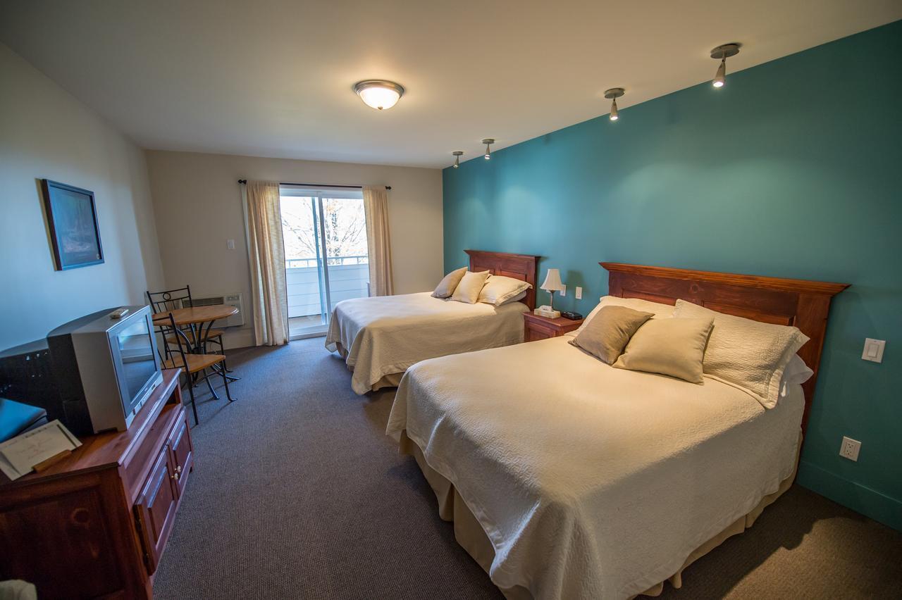 Auberge La Courtepointe Петит-Ривиер-Сен-Франсоа Екстериор снимка